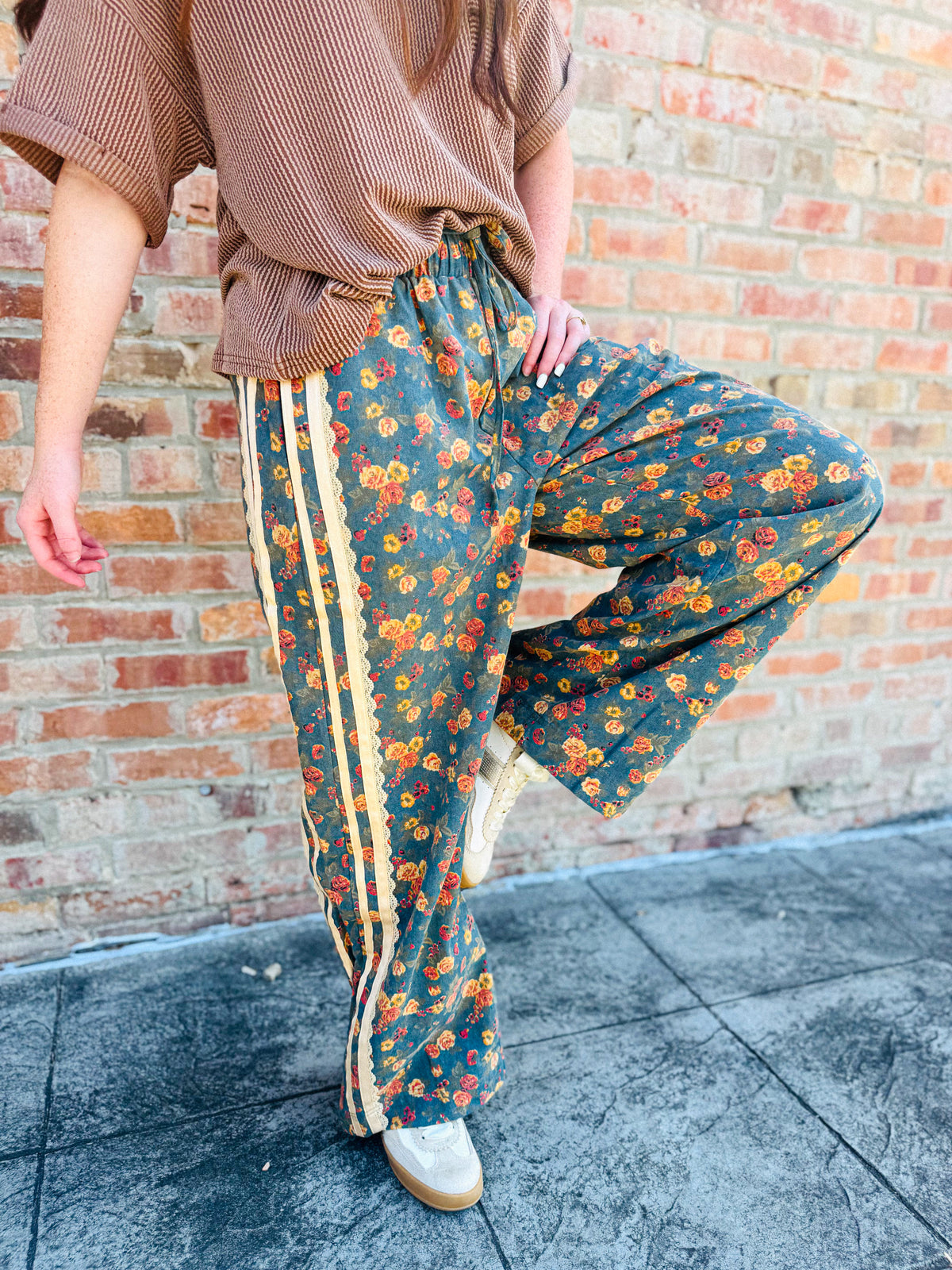 Washed Floral Denim Side Lace Elastic Pants