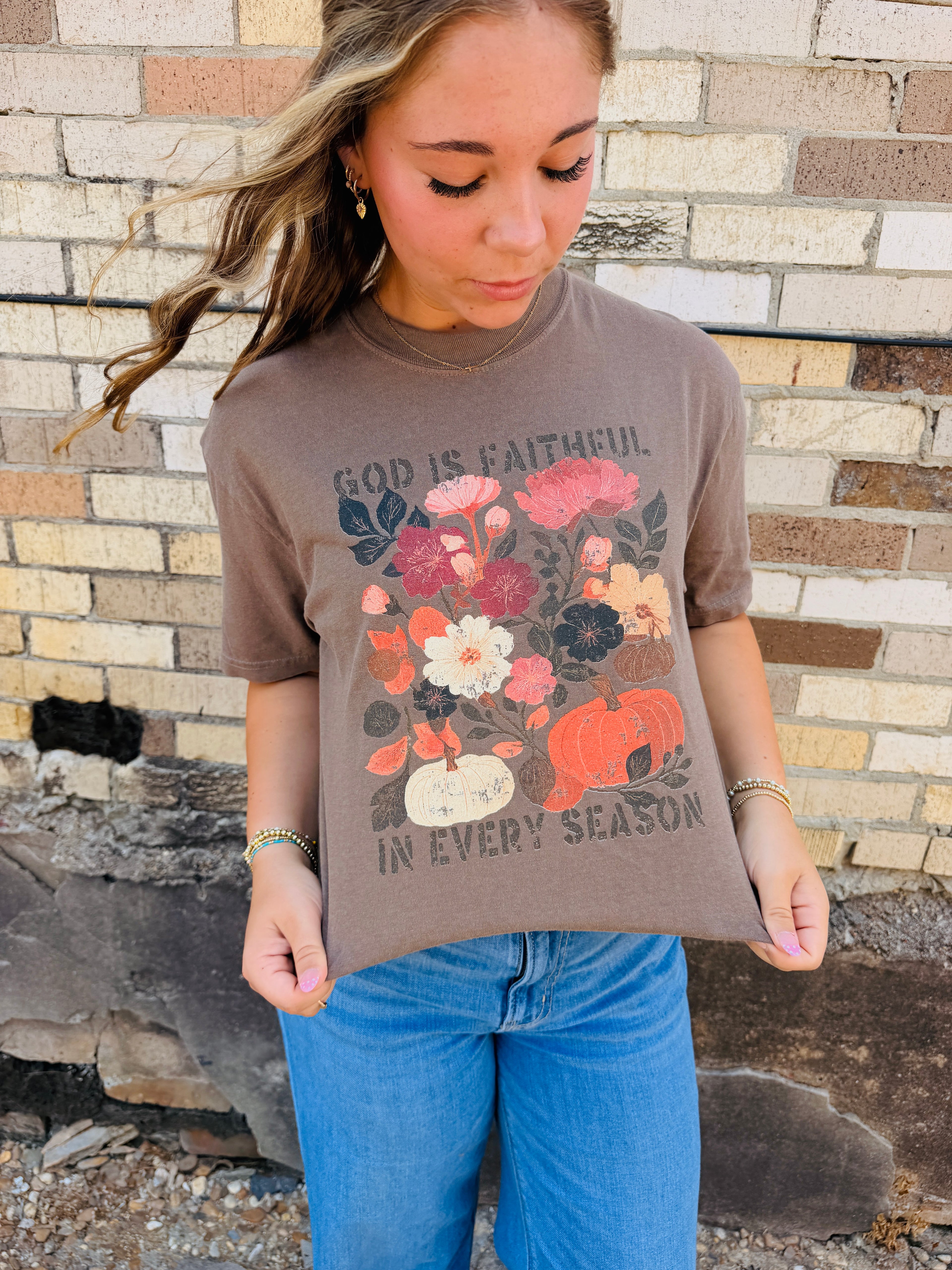 God is faithful in every season tee