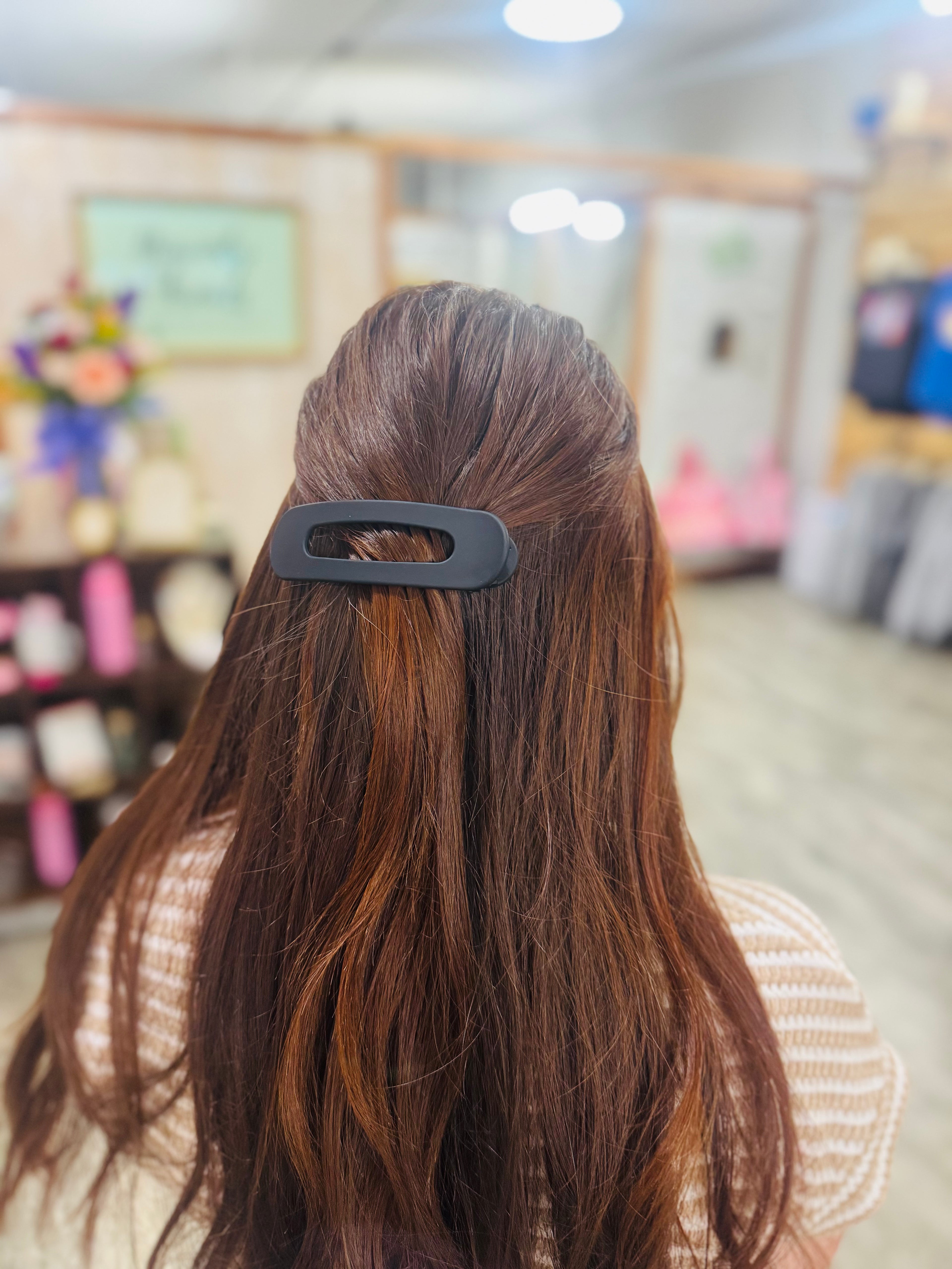 Long flat claw clip